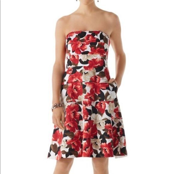 White House Black Market Dresses & Skirts - White house black market strapless‎ floral dress
